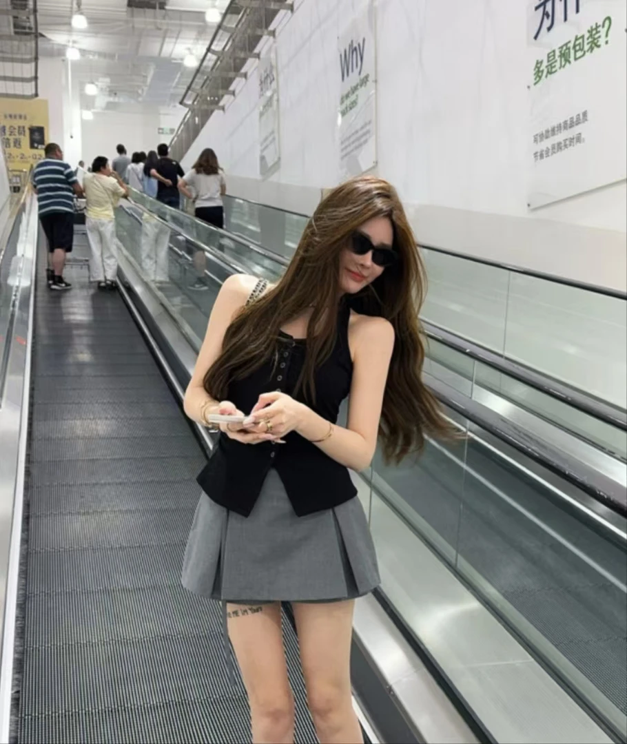 米娜家古早氛围泡菜订制黑色显瘦扣子背心灰色飘带西装料百褶裙裤