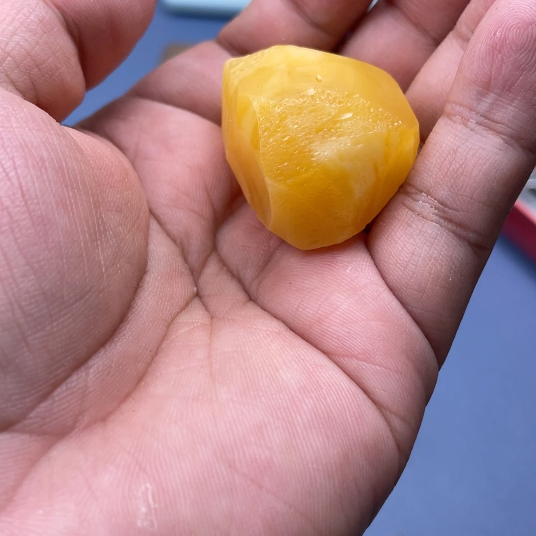 M****定制琥珀未镶嵌蜜蜡定制