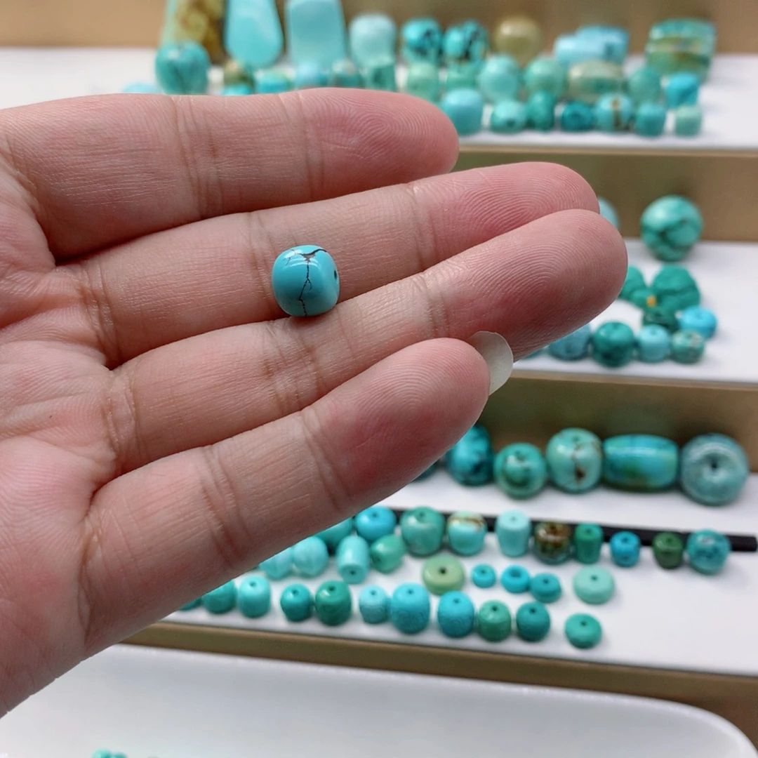 绿松石未镶嵌挂件