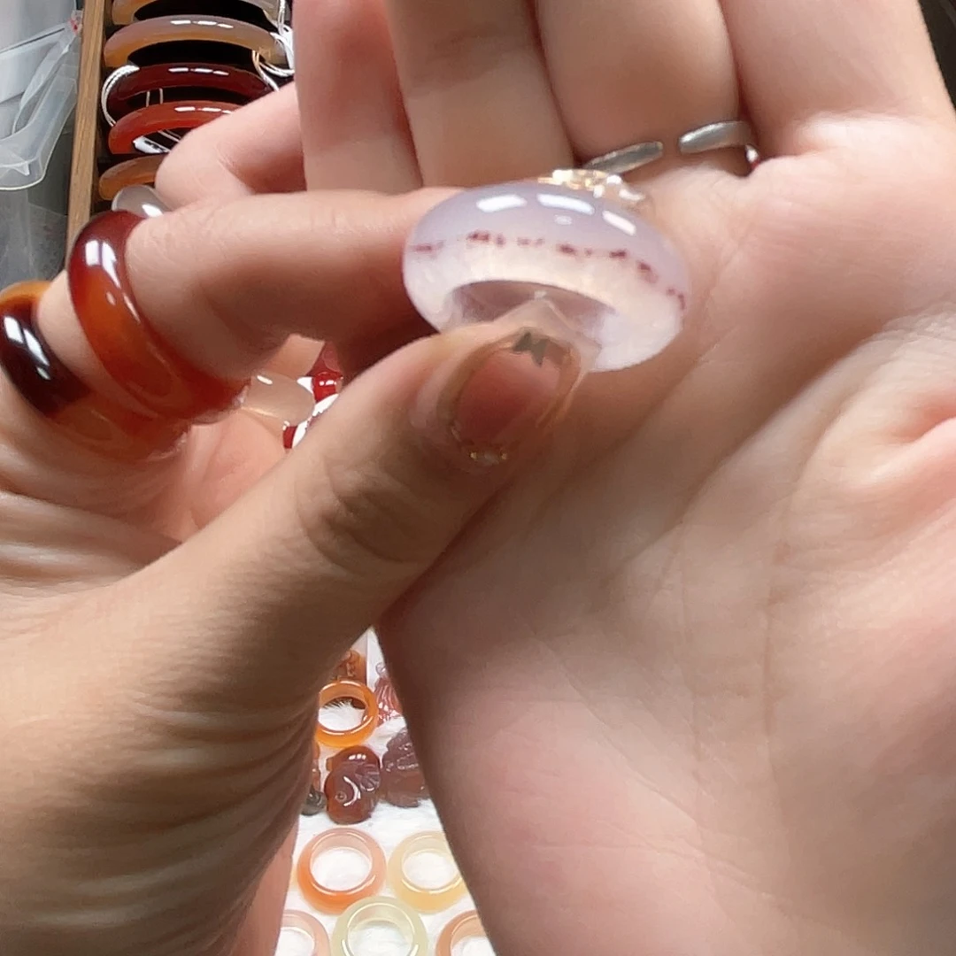 玛瑙/玉髓手镯未镶嵌旯*