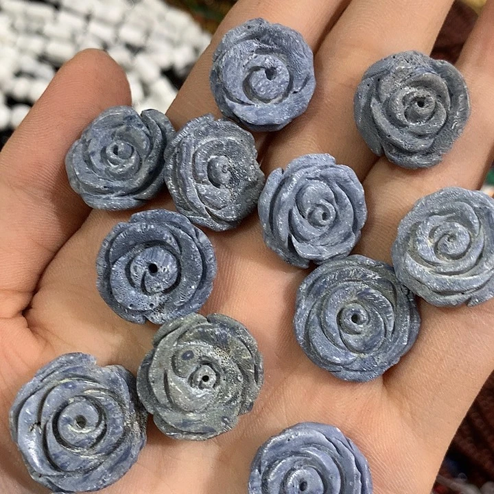 一颗蓝精灵雕刻玫瑰花