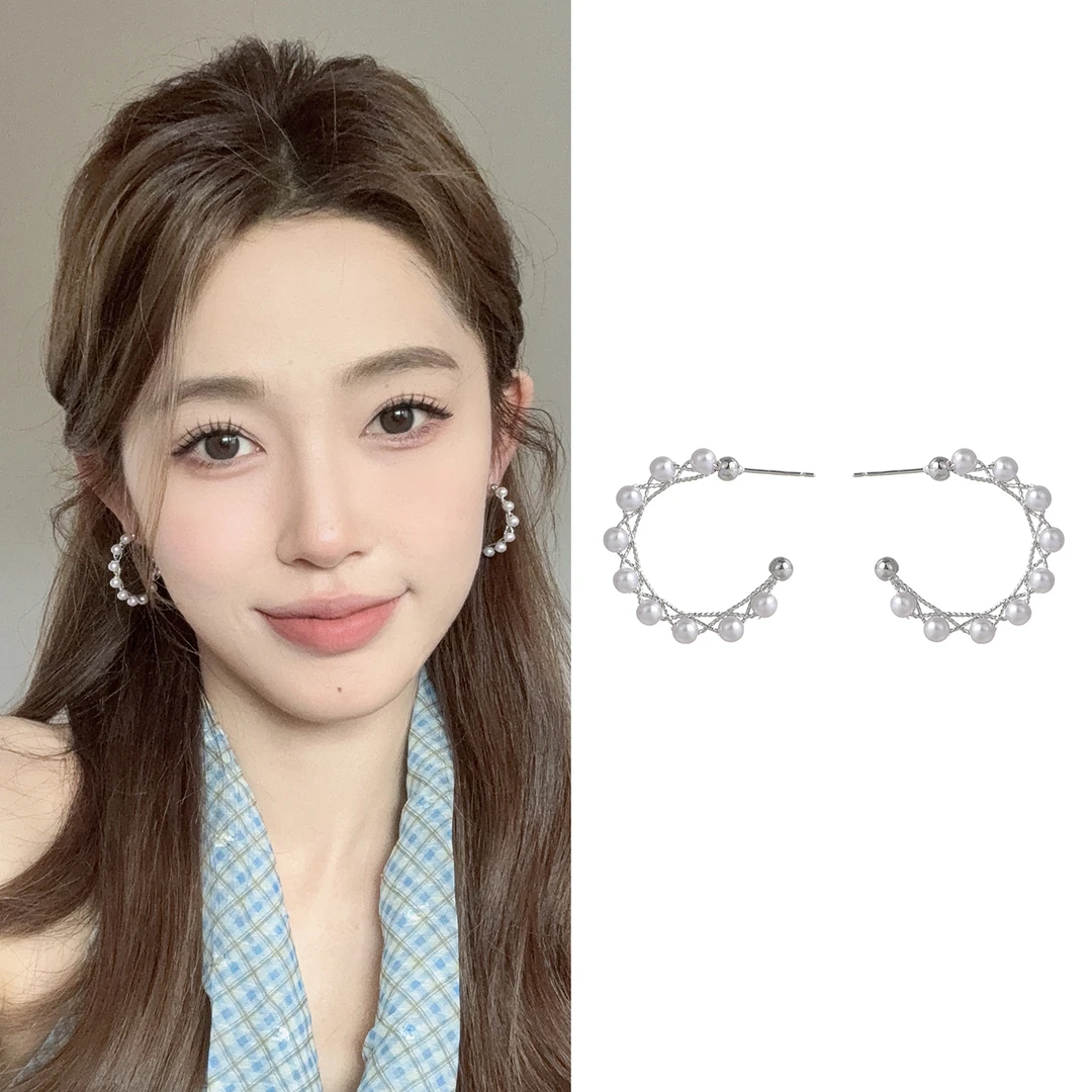 oushipei/欧诗佩 铜合金仿珍珠耳饰 优雅珍珠编织耳圈气质耳环女