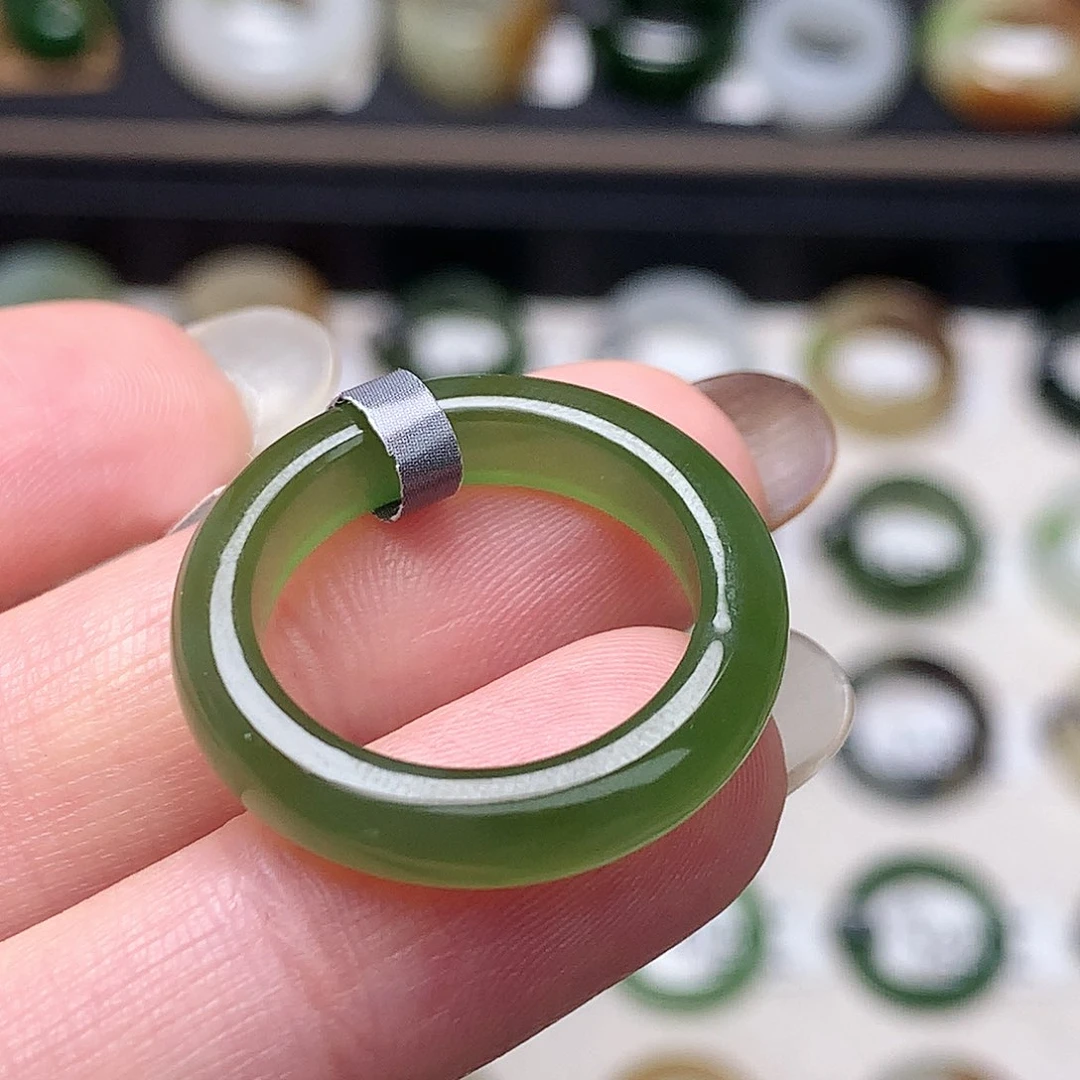 未镶嵌戒指和田玉