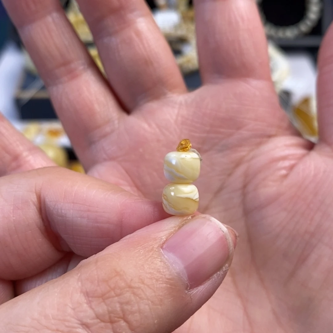 蜜蜡未镶嵌裸石虎皮纹老型对珠7.3