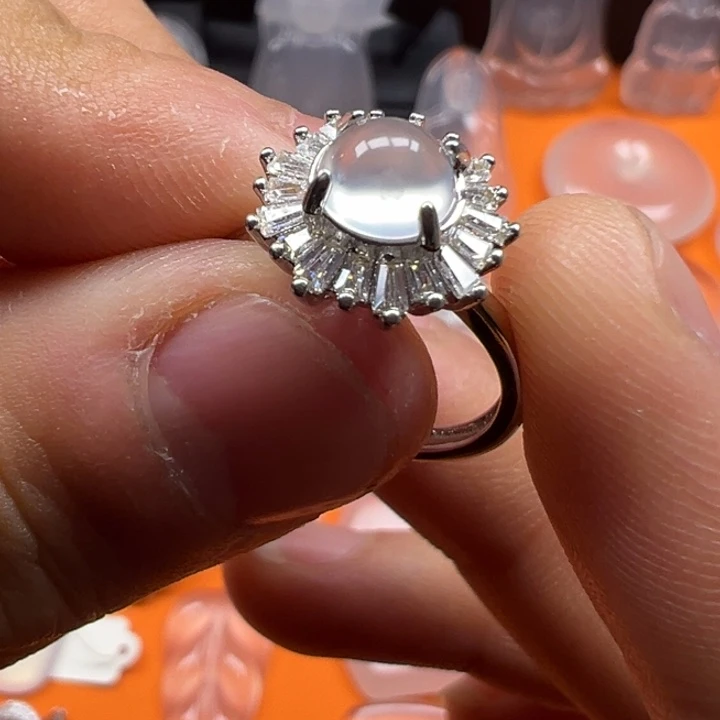 石英质玉合金颈饰戒指