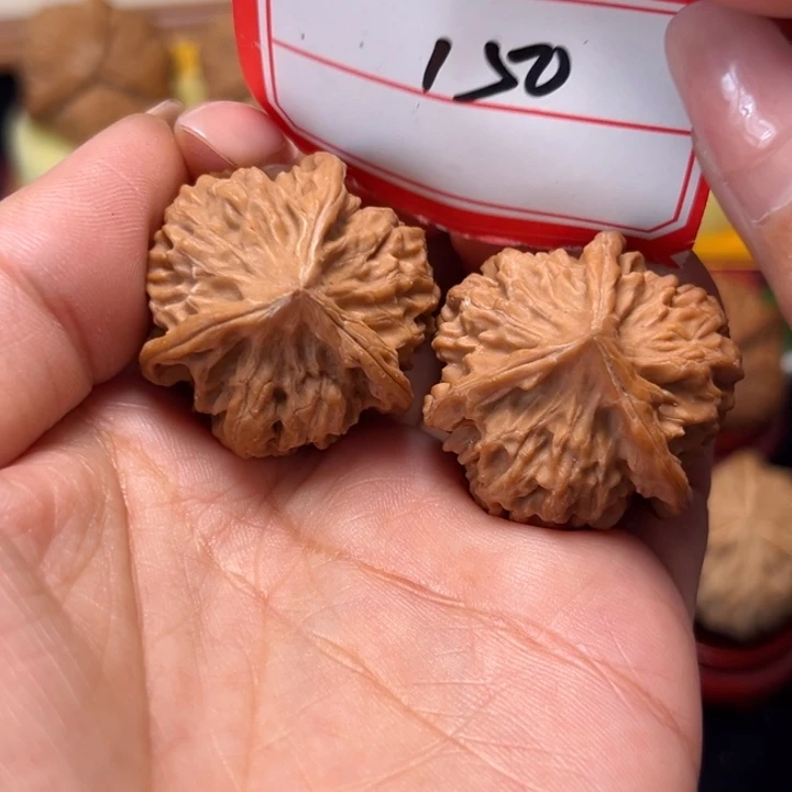 文玩核桃吊坠31全品凹底珊瑚纹奔150