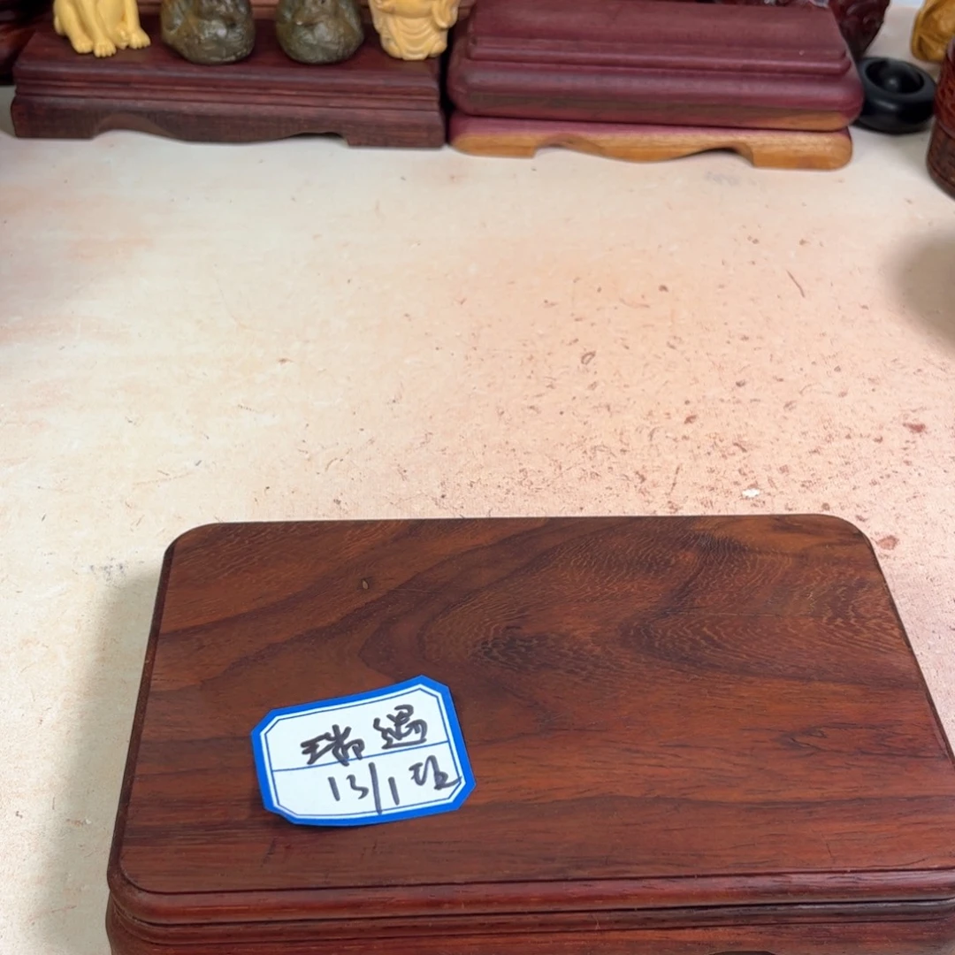 瑞***安绒质微瑕底座一物一图