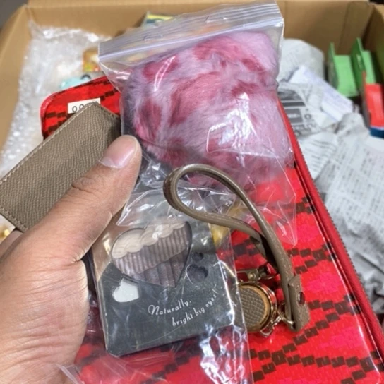 漫***生8新中古商品，瑕疵品，不包好坏。269