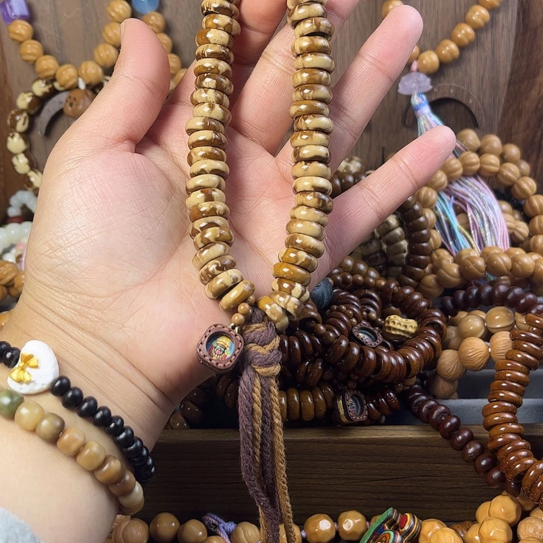 吊坠紫金鼠紫金鼠手串手持碗肠标题