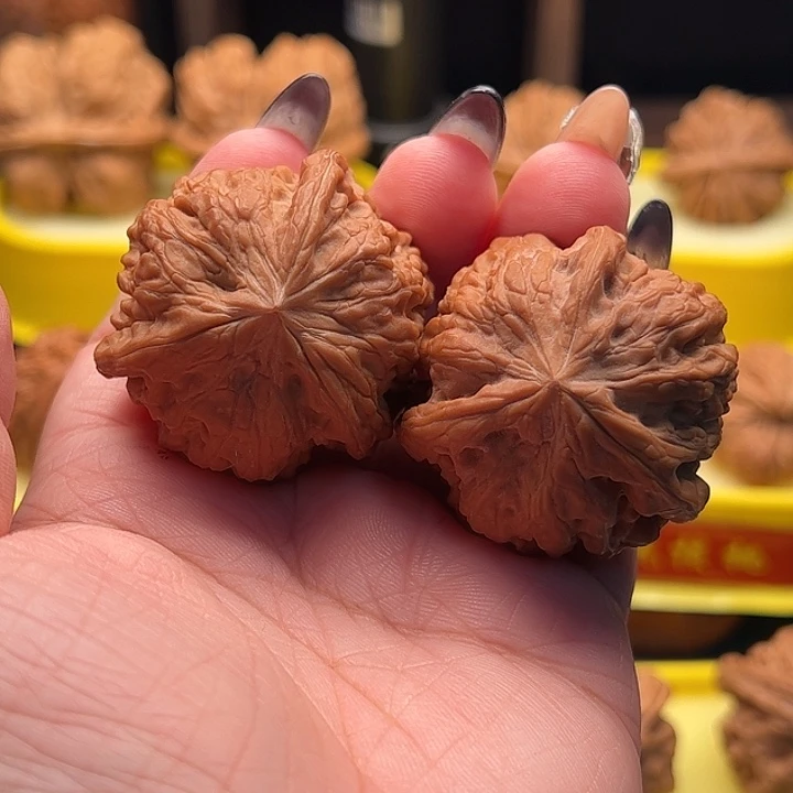 文玩核桃吊坠平谷凹底三棱 41尺全品