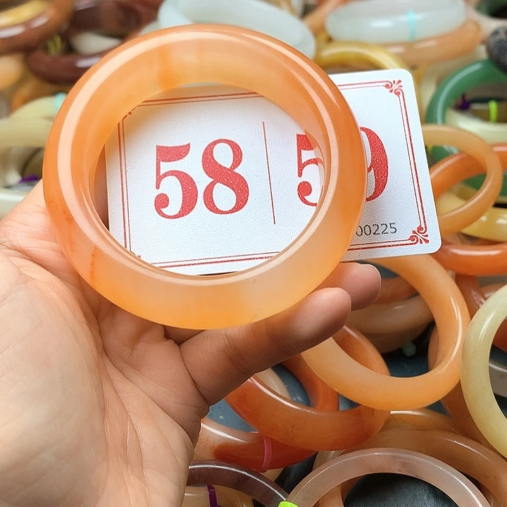 未镶嵌石英质玉（黄龙玉）手镯依*