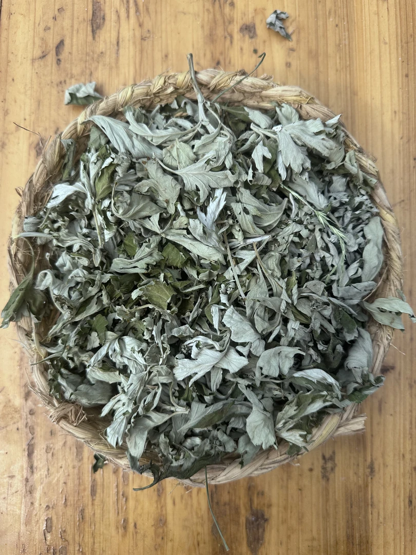 南阳桐拍山野生干艾叶可用于泡澡洗头洗澡艾灸的正宗艾草