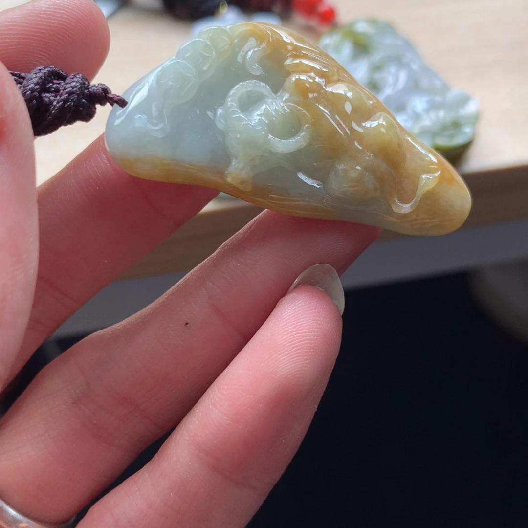 颈饰未镶嵌翡翠吊坠
