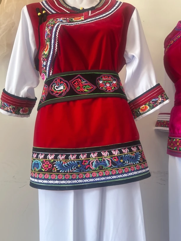 民族服饰，衣服，裤子，围腰，民族服饰一概售出概不退换