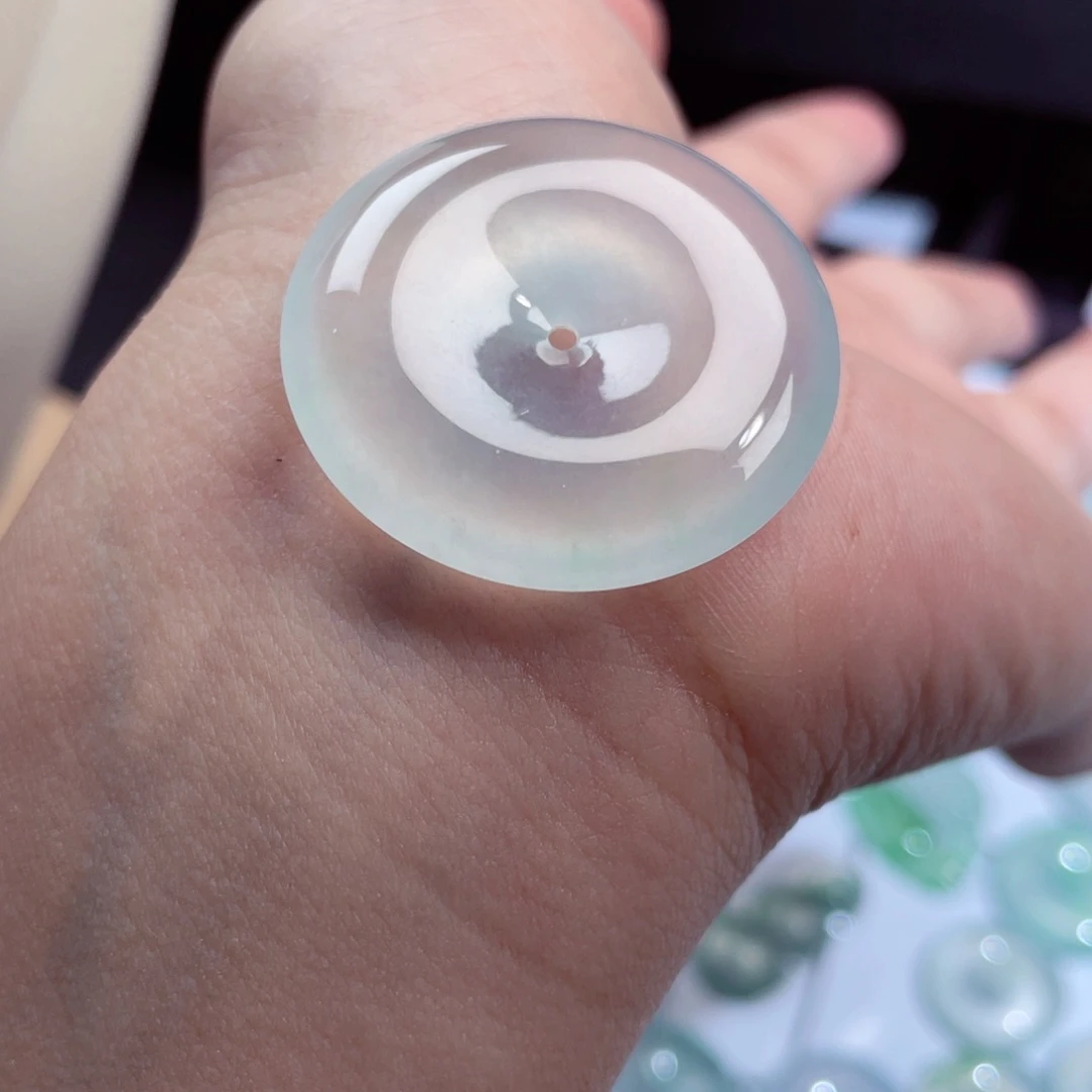 颈饰未镶嵌翡翠平安扣