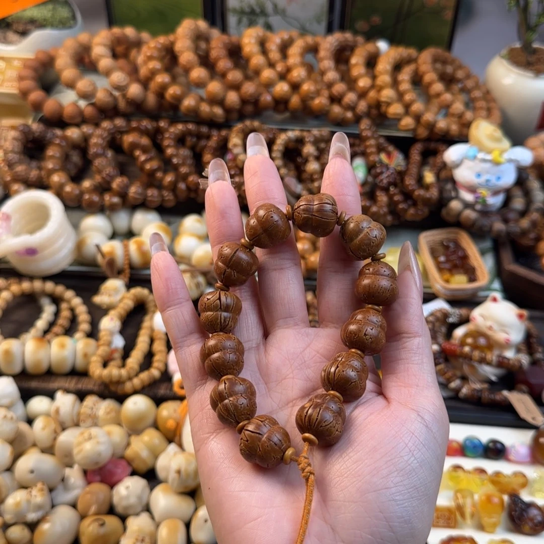 猴头核桃吊坠葫芦桃核