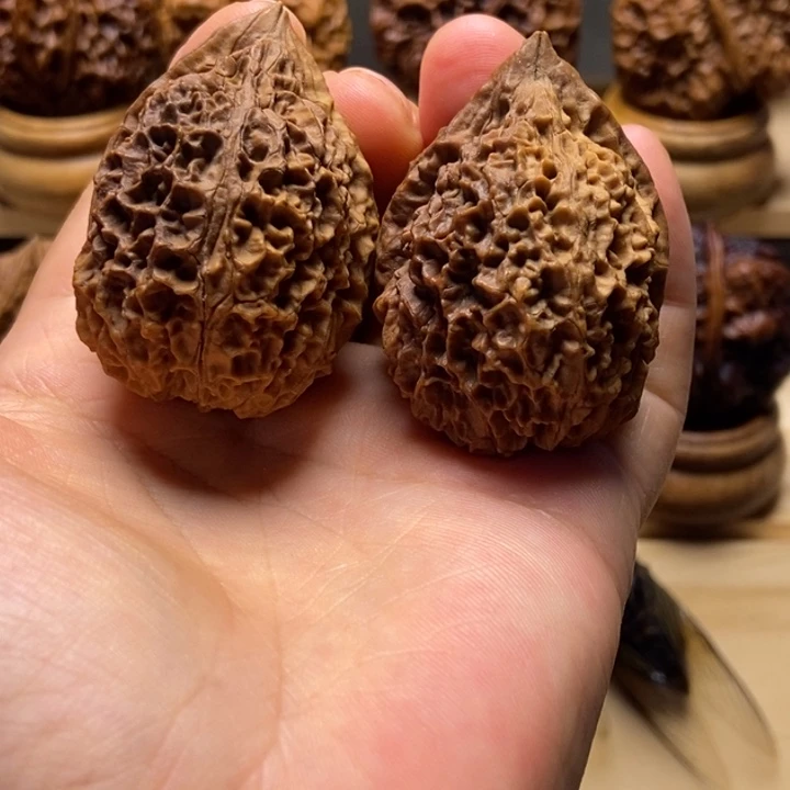 把件文玩核桃高尖寿桃