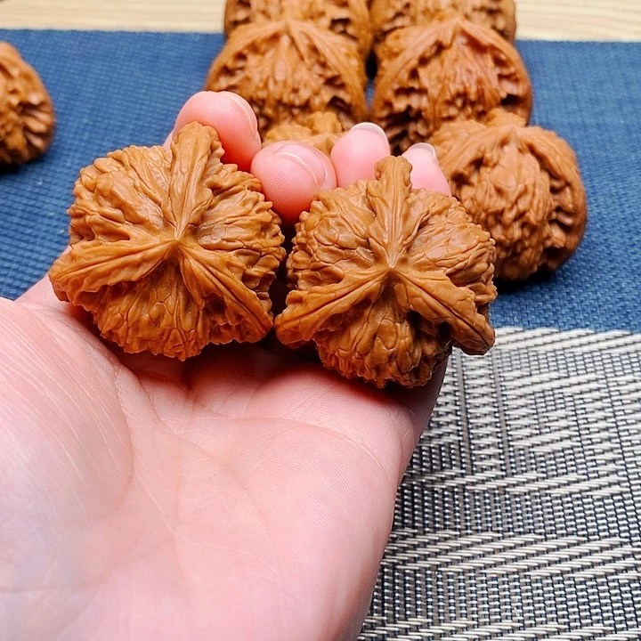 圣***饰文玩核桃吊坠三棱