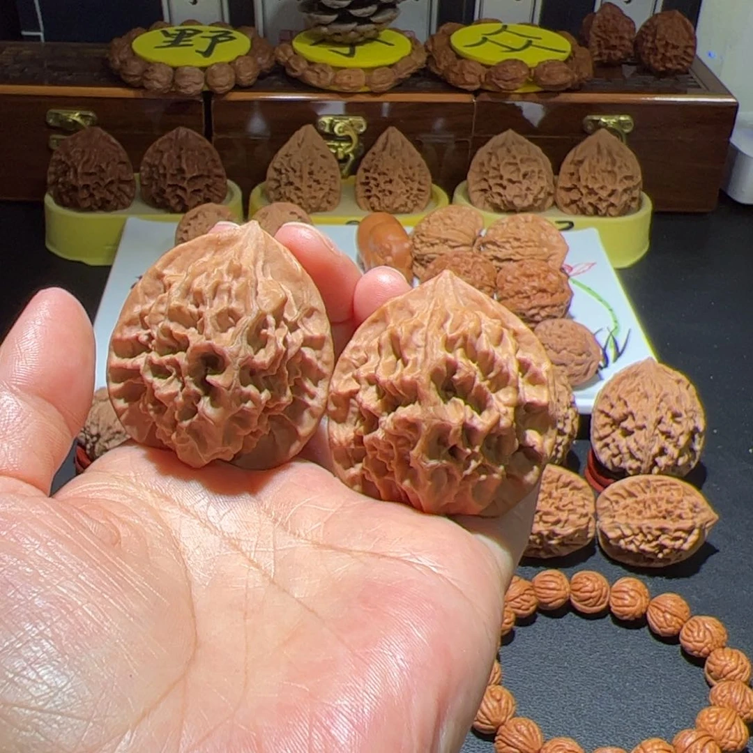 文玩核桃把件张*帝王