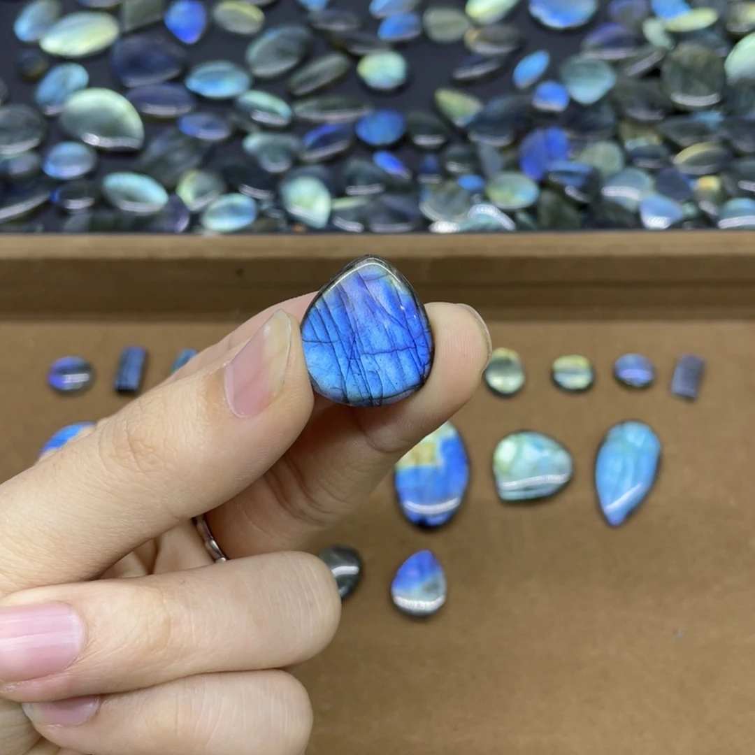 水晶不规则未镶嵌谢*丹