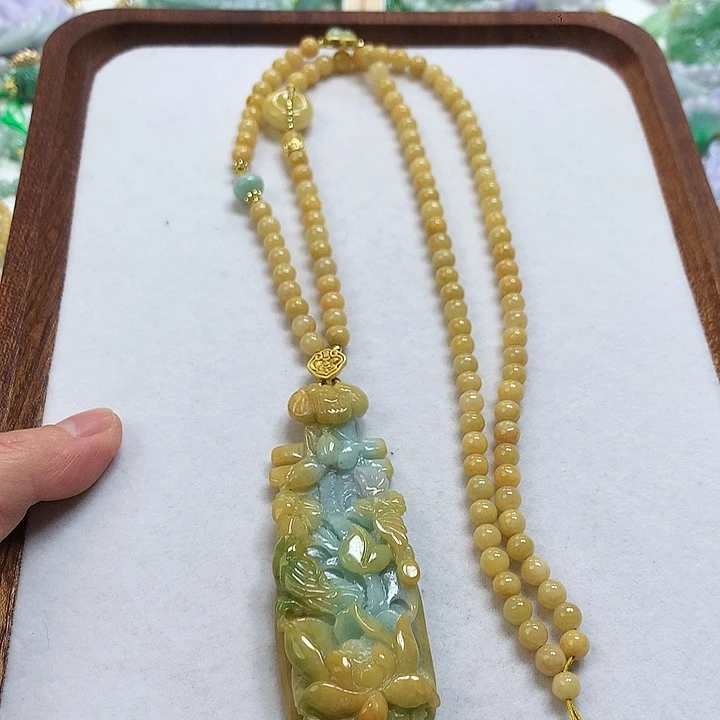 翡翠颈饰未镶嵌吊坠