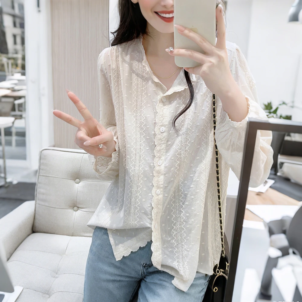 圆领正肩蕾丝刺绣钩花镂空减龄衬衫秋季新款宽松百搭长袖纯棉上衣