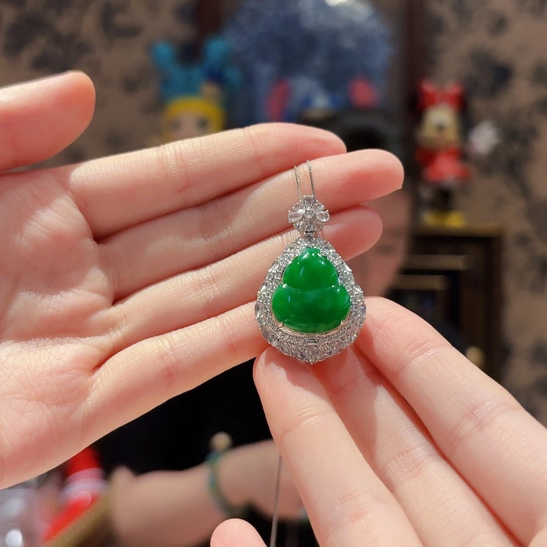 翡翠18K金镶嵌吊坠(赠链)