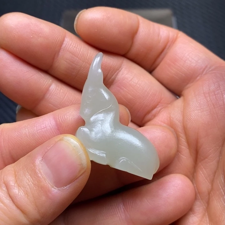 和田玉挂件未镶嵌天***?