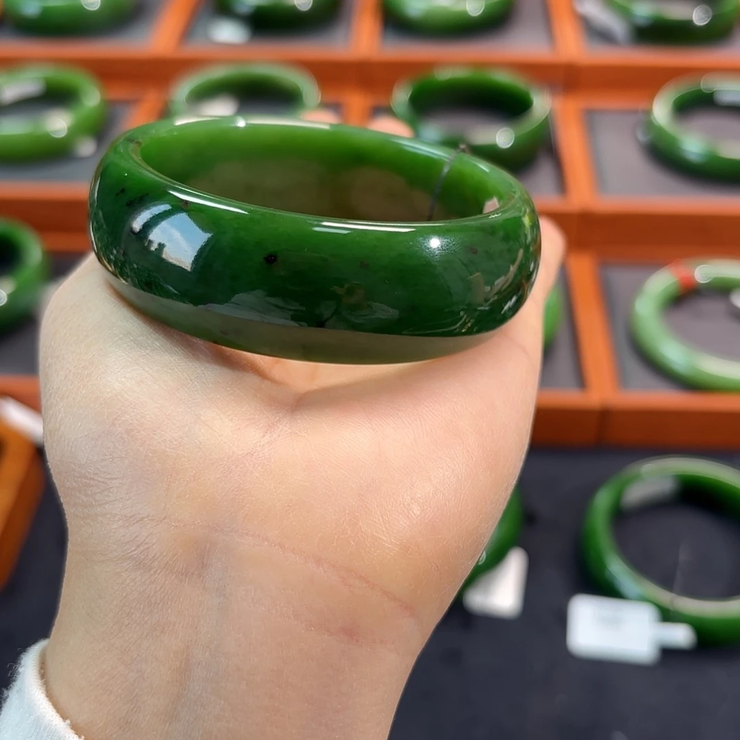 和田玉未镶嵌手镯碧玉菠菜绿