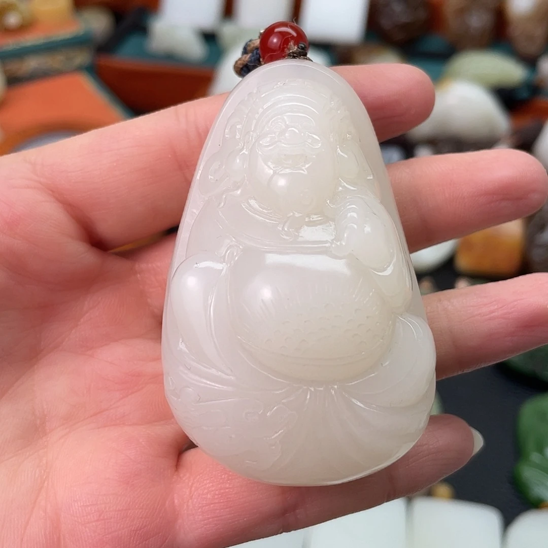 和田玉未镶嵌把件