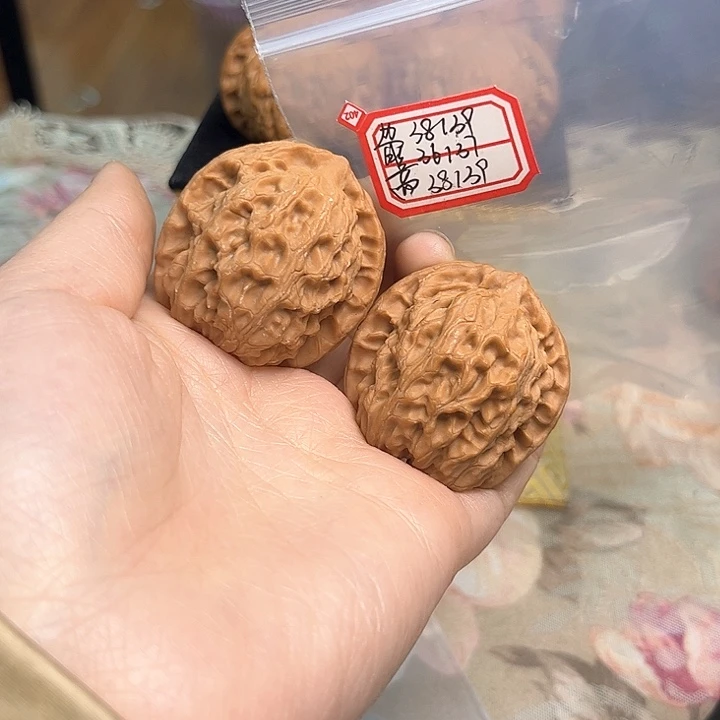 文玩核桃把件非嫁接北京