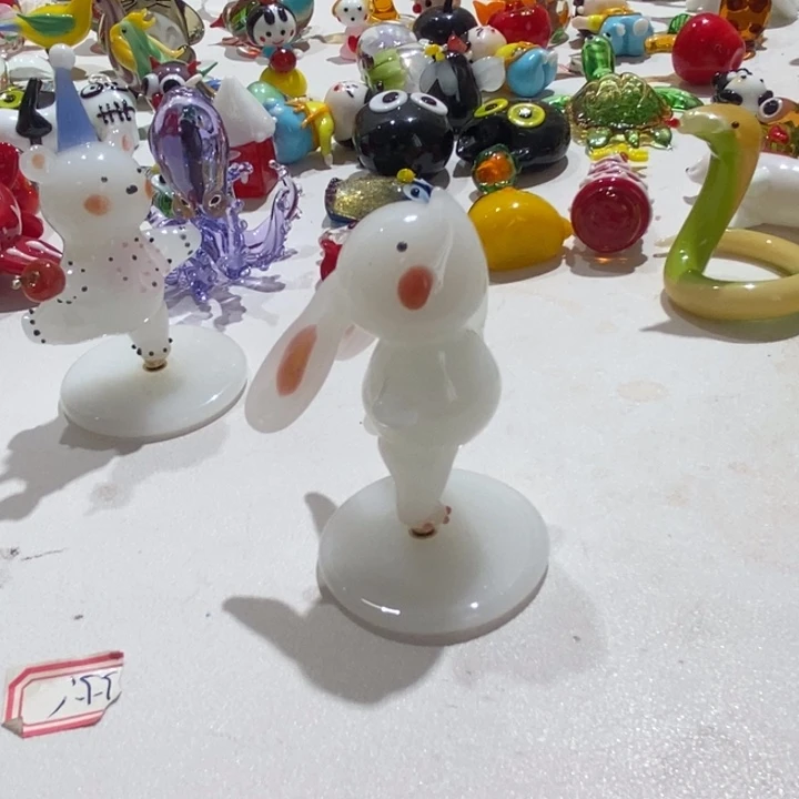 琉璃手工艺品丹****)琉璃