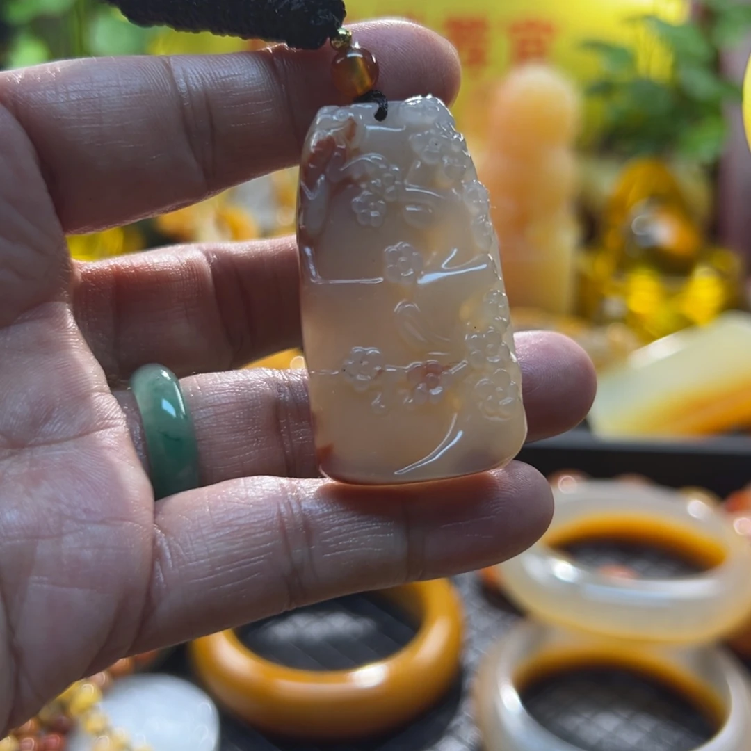 石英质玉未镶嵌颈饰