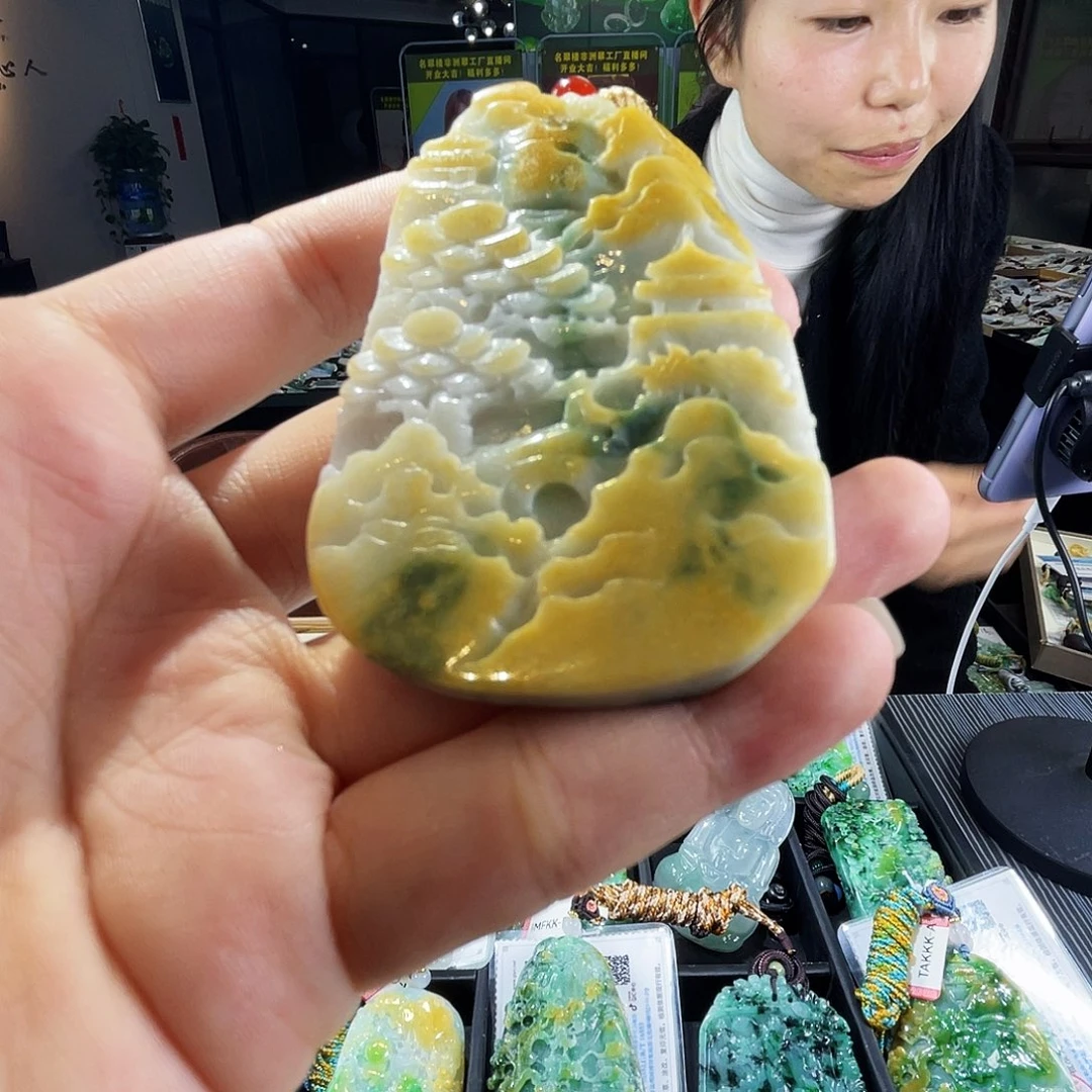 颈饰未镶嵌翡翠一