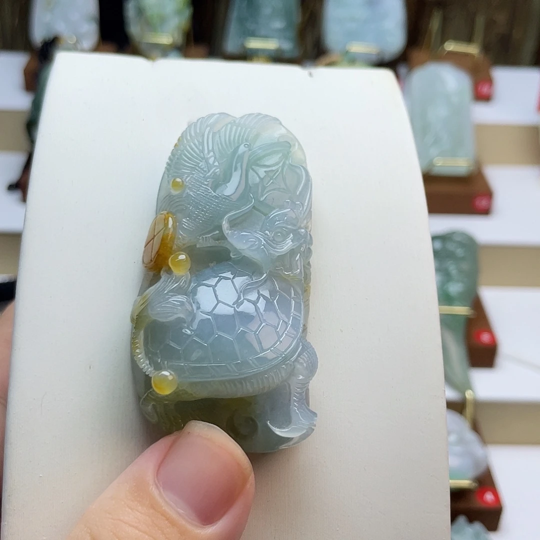 翡翠未镶嵌吊坠(不含链)独占鳌头