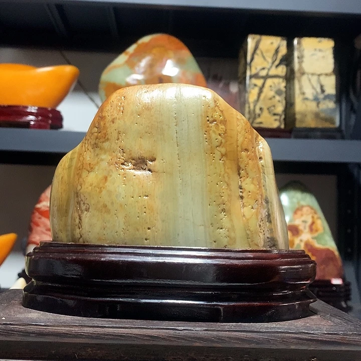 石材宽18厘米高15厘米