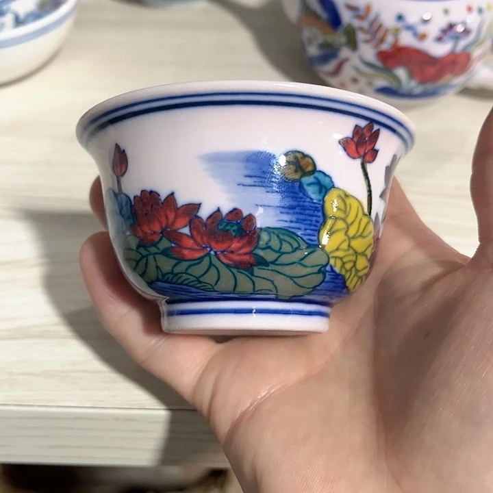 瓷片景德镇陶瓷杯子。红。