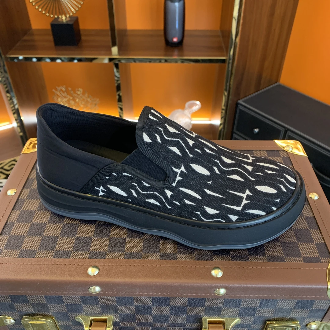 XD9725-10（单鞋）春季新款男鞋时尚潮鞋材质科技布