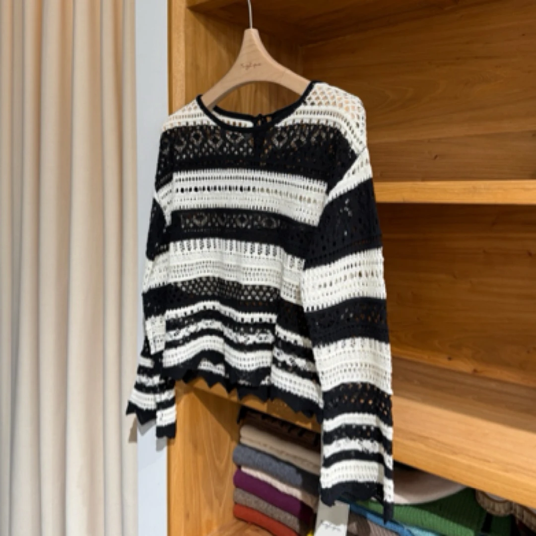 冰麻凉感针织圆领条纹镂空显瘦长袖上衣