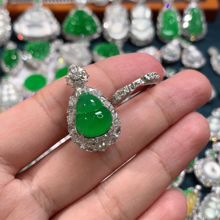 【闪购商品】翡翠颈饰18K金镶嵌葫芦戒指两用款