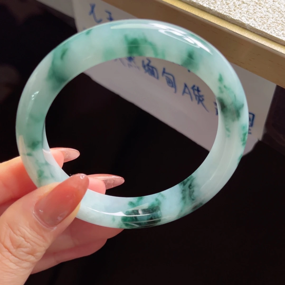 翡翠未镶嵌手镯手镯