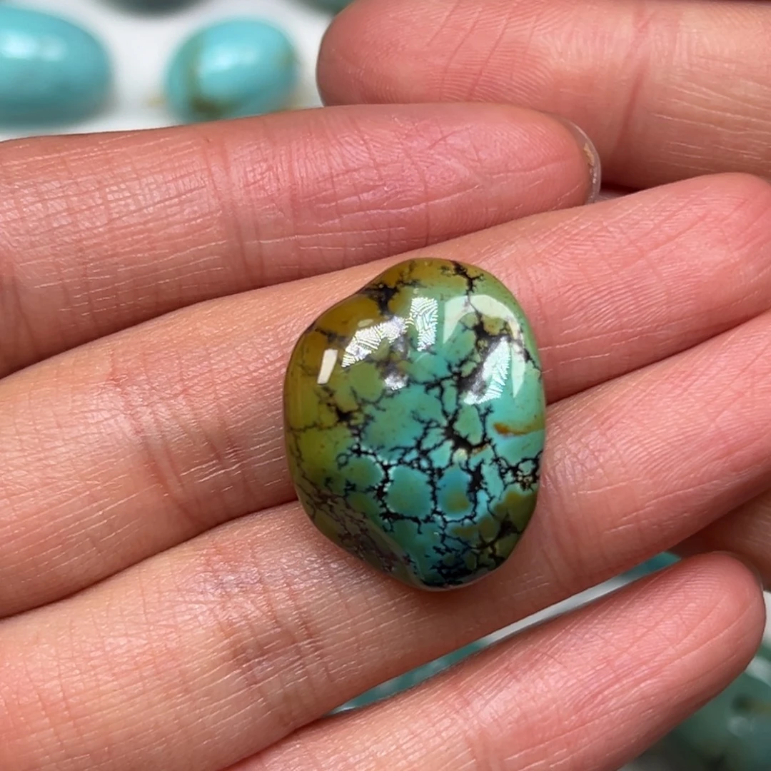 绿松石未镶嵌珠宝奇石