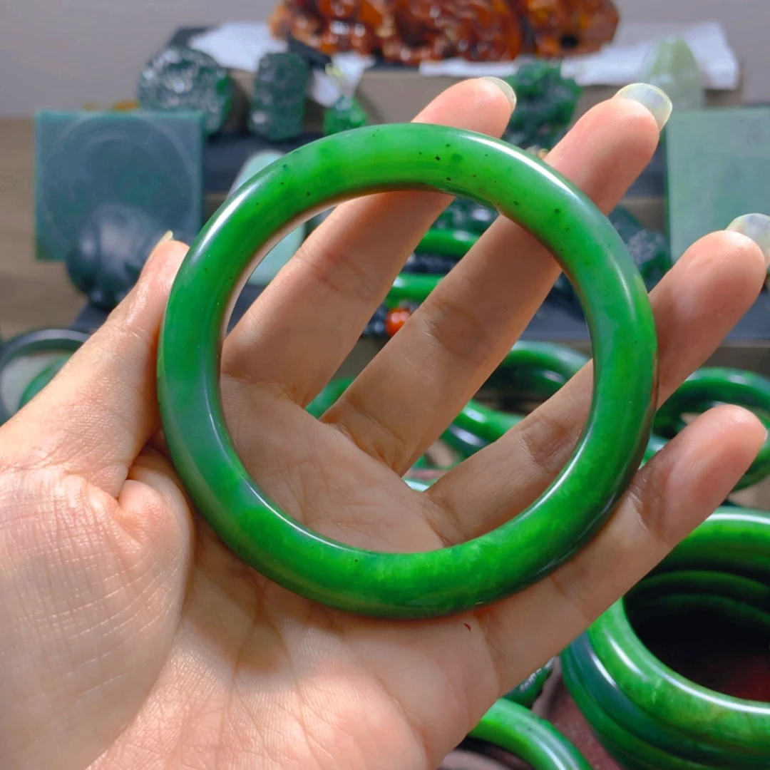 【闪购商品】未镶嵌手镯和田玉（碧玉）