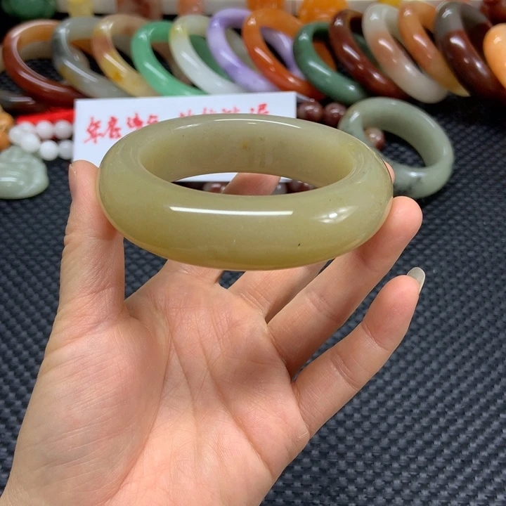 石英质玉未镶嵌手镯