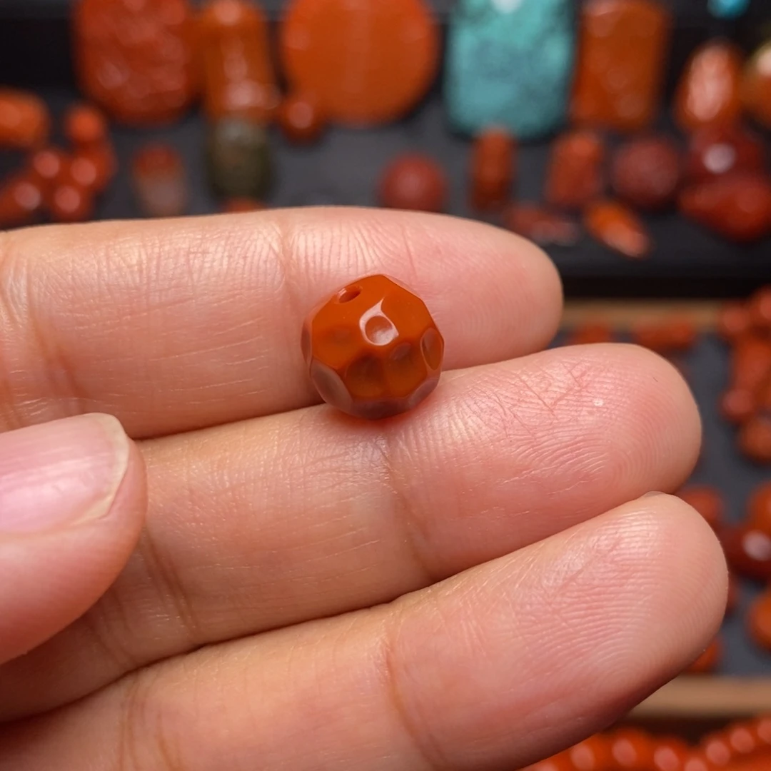 南红玛瑙配饰未镶嵌王**?配饰