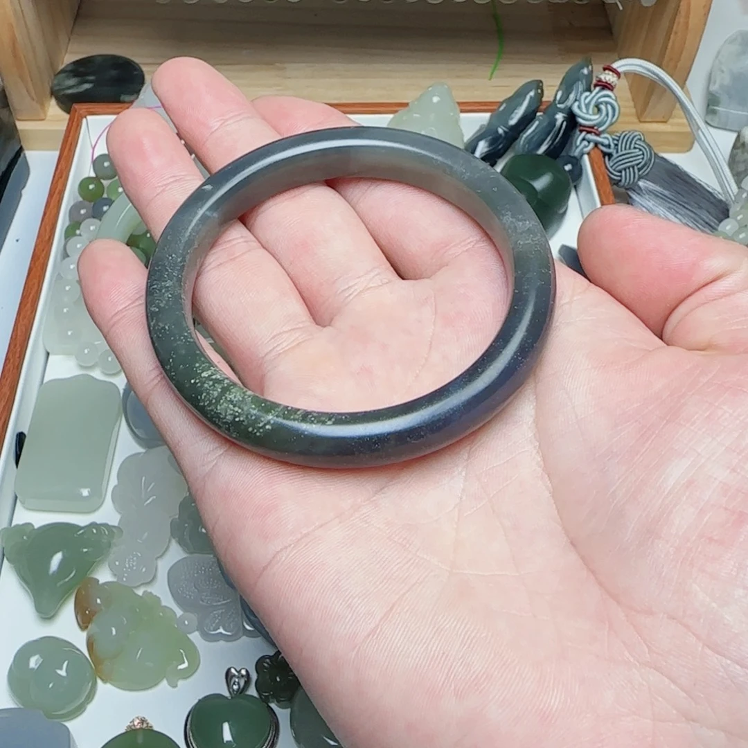 糖***昕颈饰未镶嵌和田玉