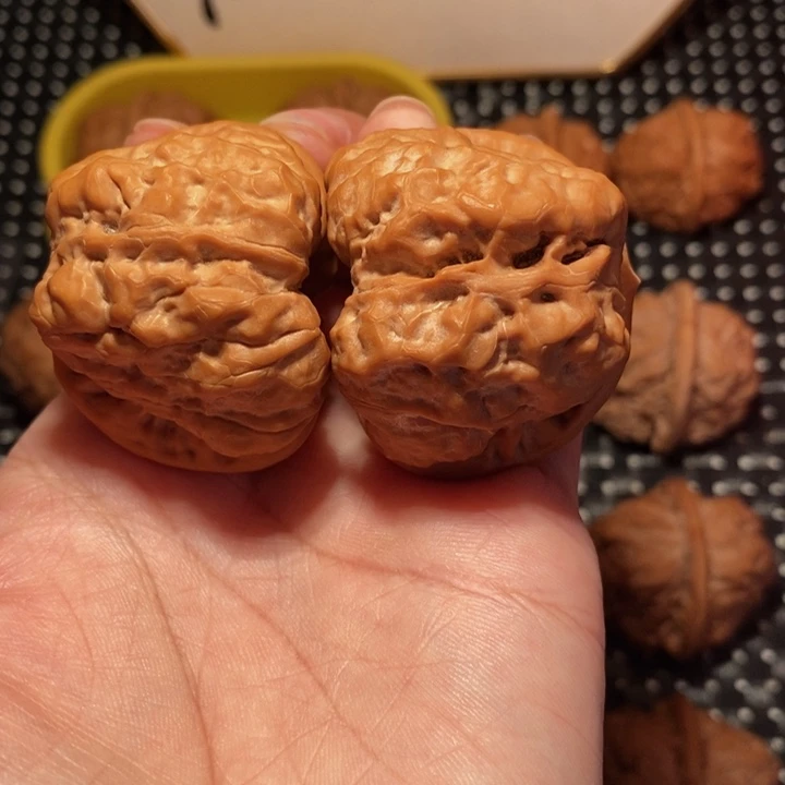 柳***风文玩核桃把件大细腰大八腿蛙王