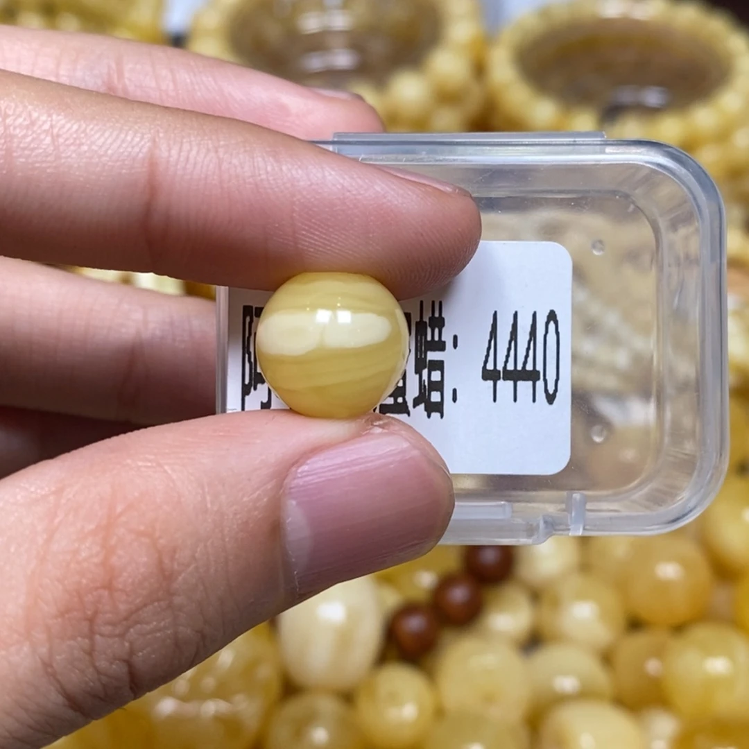 蜜蜡未镶嵌珠宝奇石4440