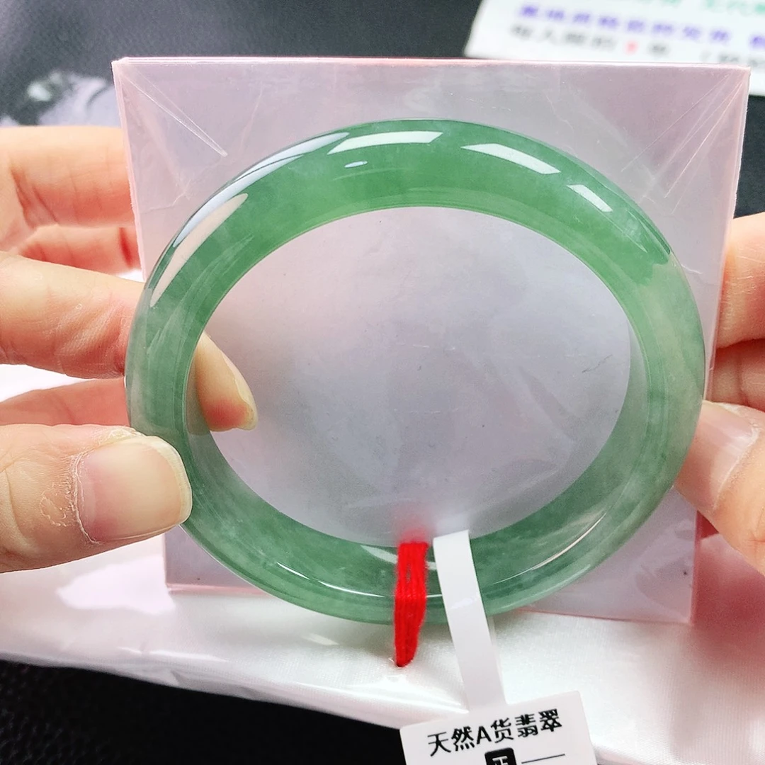 翡翠手镯未镶嵌58圈