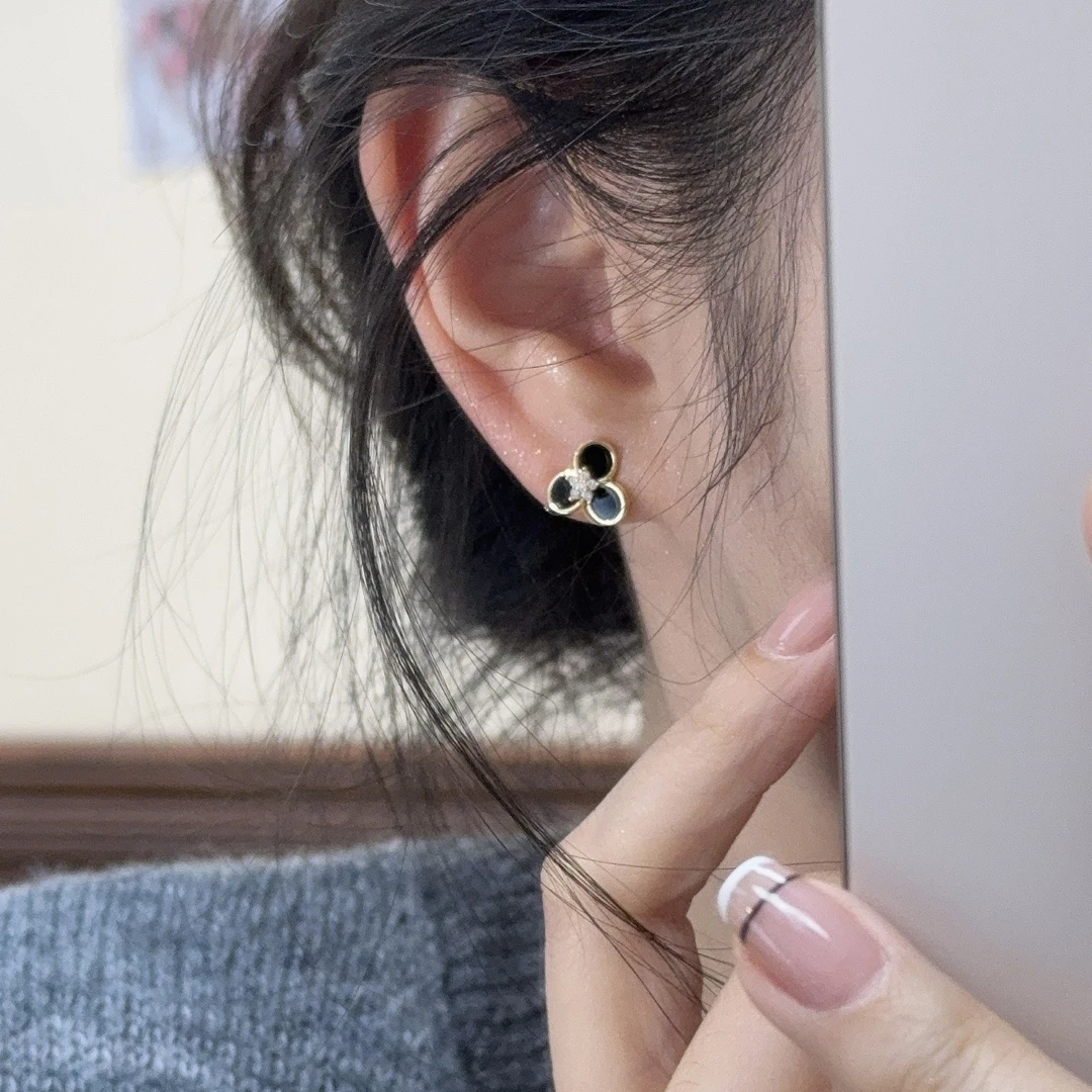 铜合金耳饰 微镶锆石耳钉黑色三叶草高级感耳饰447